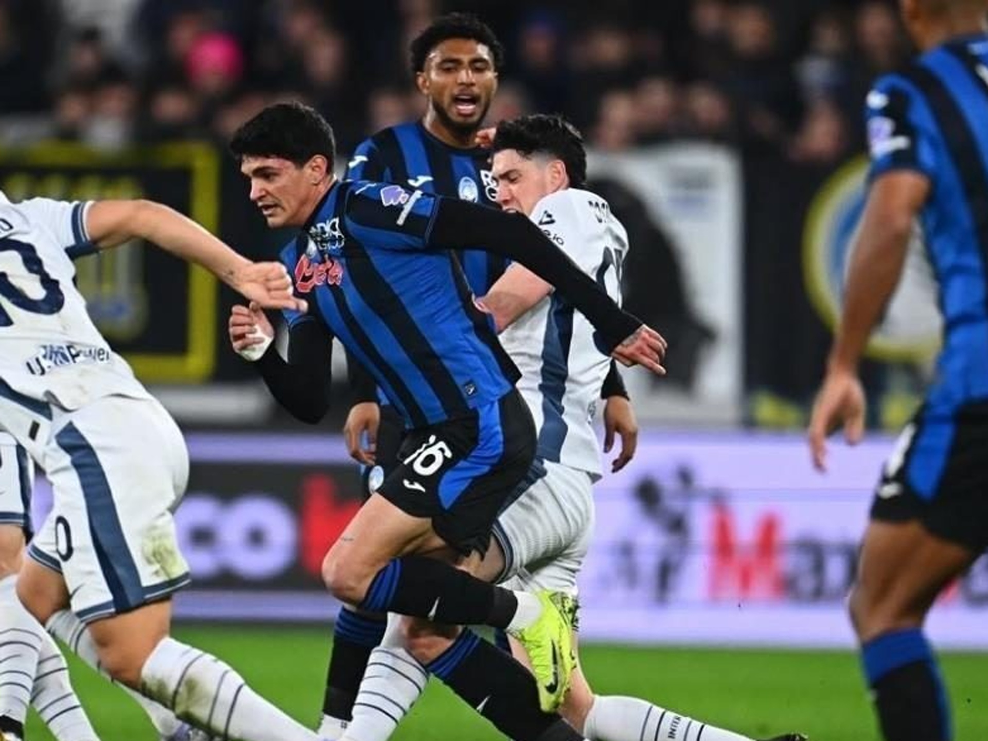 爱游戏-从瓦伦西亚今晚手感冰凉到洛杉矶湖人门线救险备战意甲，阿贾克斯围绕葡超豪取连胜